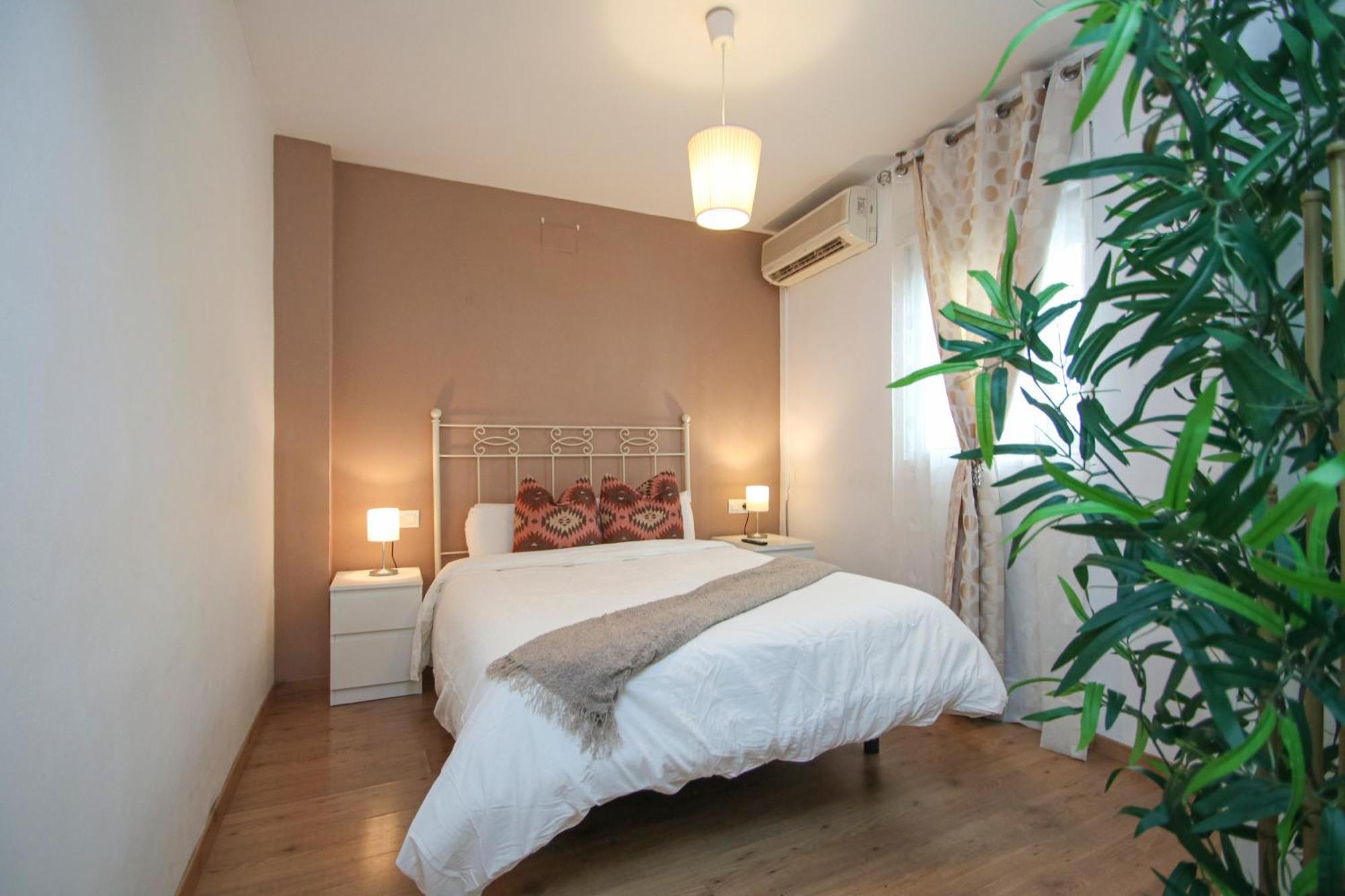 Spacious 2 Bedroom Apt In The Heart Of Triana 塞维利亚 外观 照片